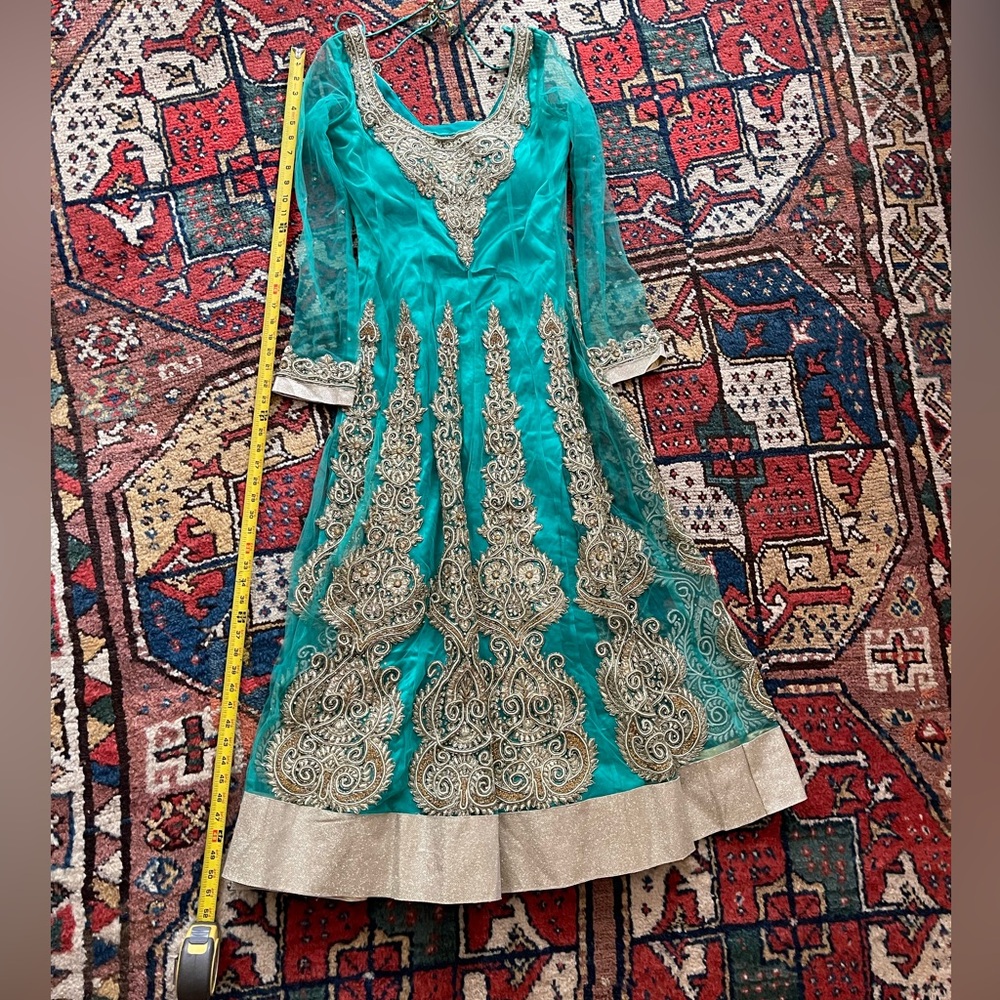 Beautiful Elegant Indian Anarkali Suit ; New without tags, unworn. Stunning!! - Picture 11 of 14